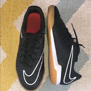 Nike Boys indoor soccer shoes